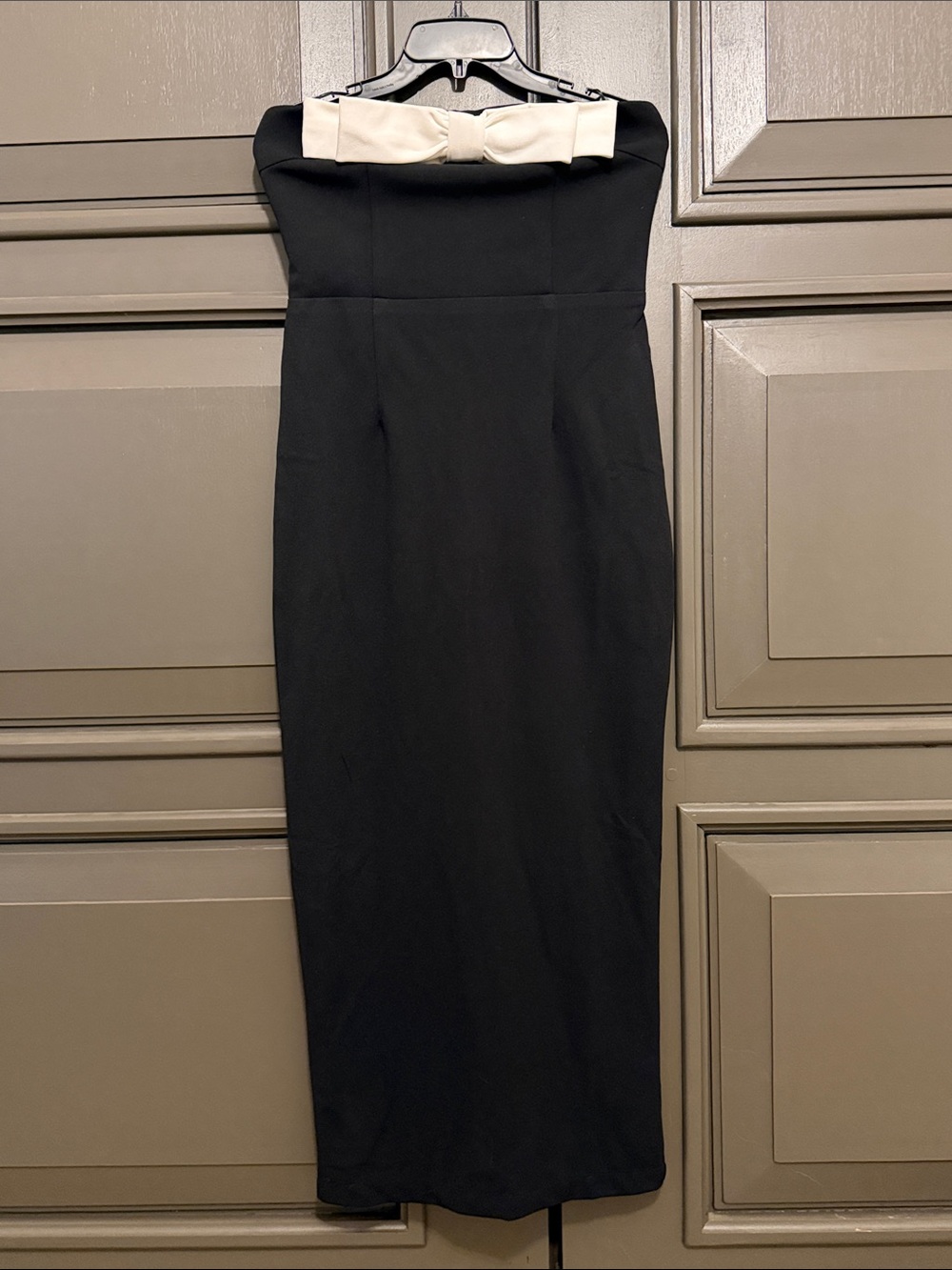 Classic Black Strapless Midi Dress with White Bow